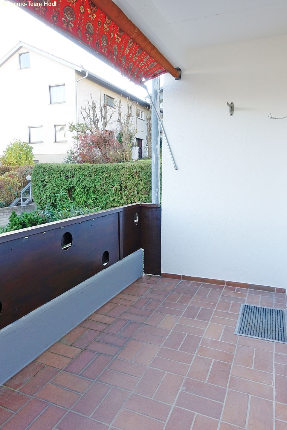 Gut geschnittene Wohnung mit Balkon und Einbauküche Gut geschnittene Wohnung mit Balkon und Einbauküche