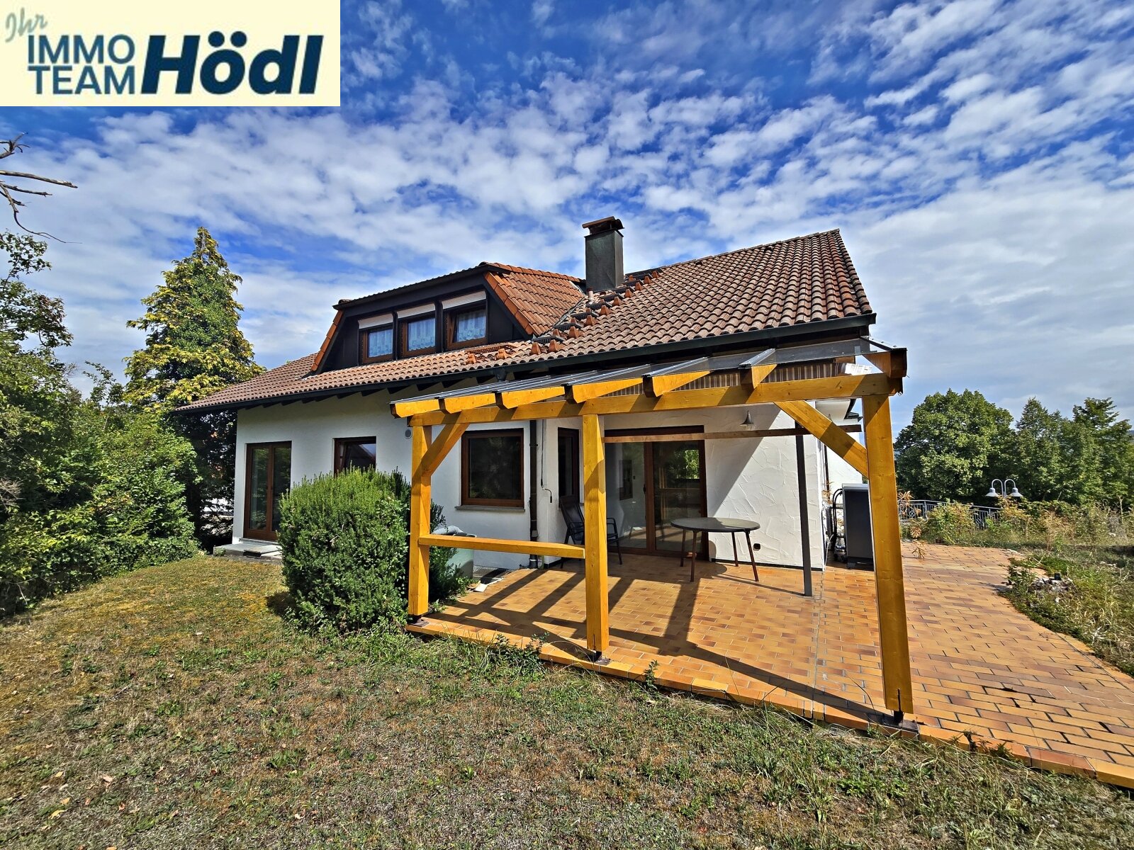 Tolle Wohnung mit Doppelgarage und Garten sucht neue Mieter (3. Personen) !! Tolle Wohnung mit Doppelgarage und Garten sucht neue Mieter (3. Personen) !!
