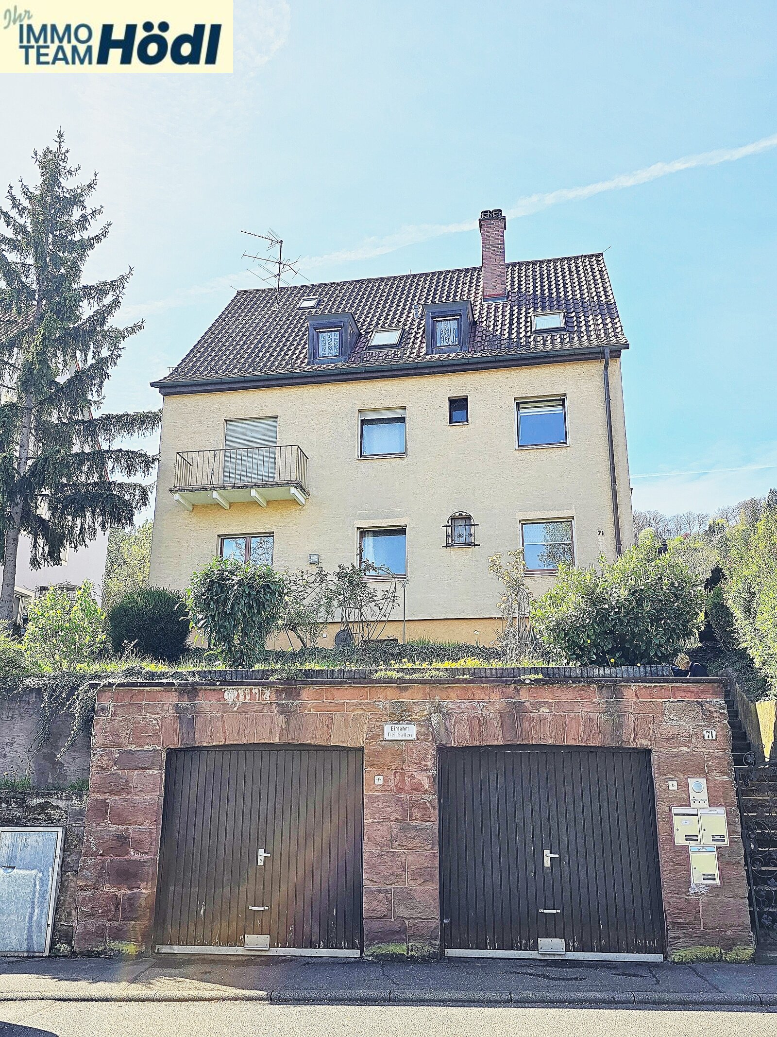 Mehrfamilienhaus mit drei Wohneinheiten, zwei Garagen und herrlichem Blick!!! Mehrfamilienhaus mit drei Wohneinheiten, zwei Garagen und herrlichem Blick!!!